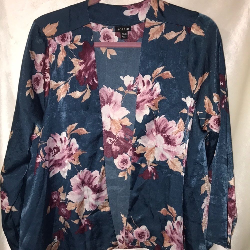Women’s‎ Torrid Open Floral Top size 00